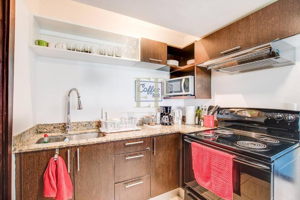 Cr Mariposa Rentals Lakeview Penthouse With Office Space, Pool, Gym, Tennis Santa Ana  Exterior photo