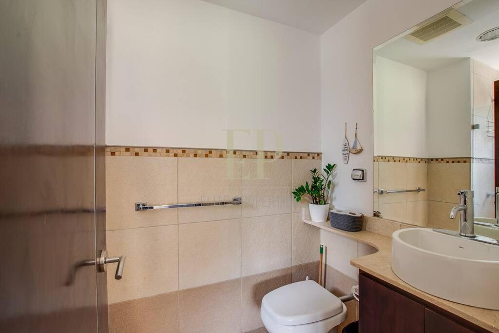 Cr Mariposa Rentals Lakeview Penthouse With Office Space, Pool, Gym, Tennis Santa Ana  Exterior photo