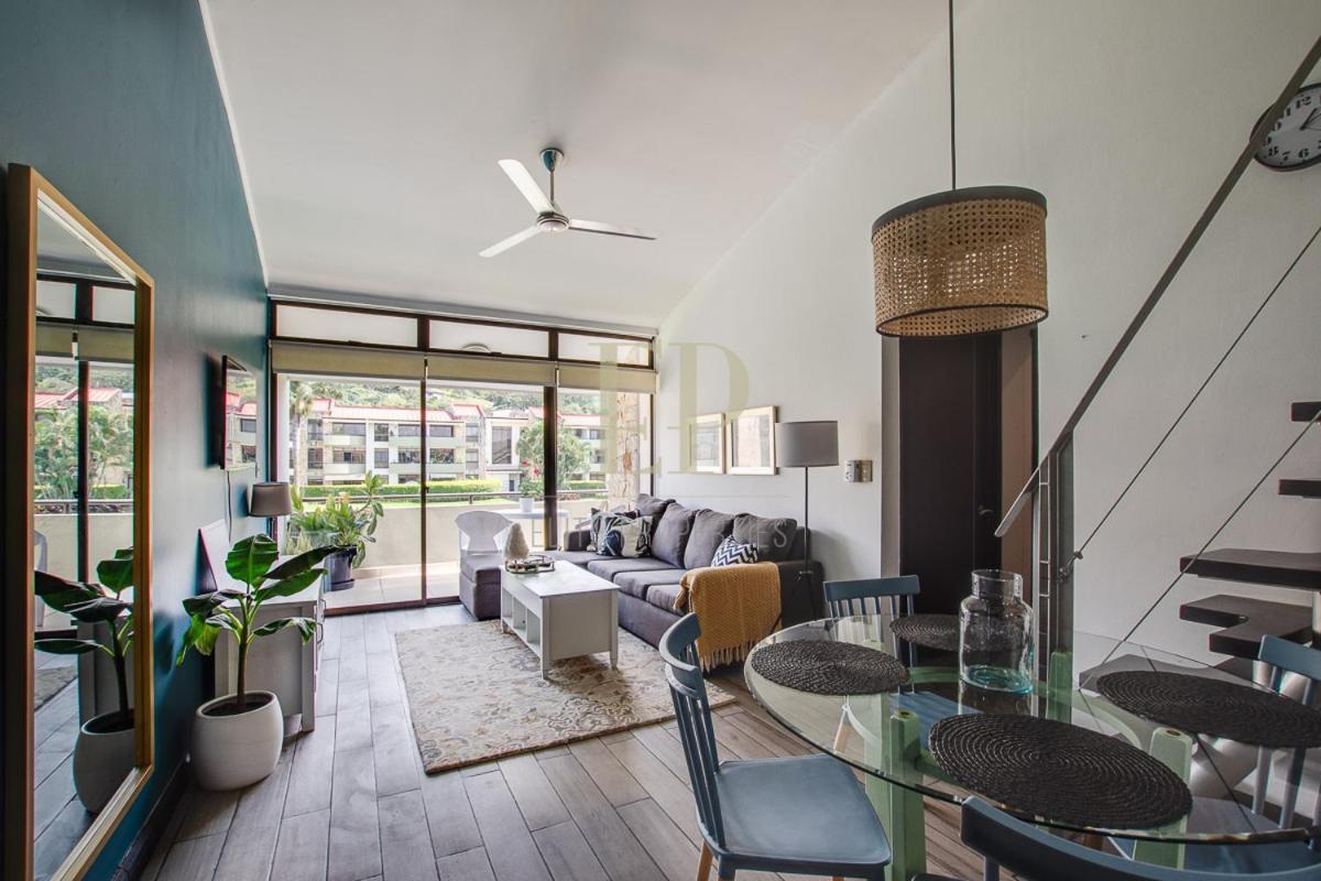Cr Mariposa Rentals Lakeview Penthouse With Office Space, Pool, Gym, Tennis Santa Ana  Exterior photo